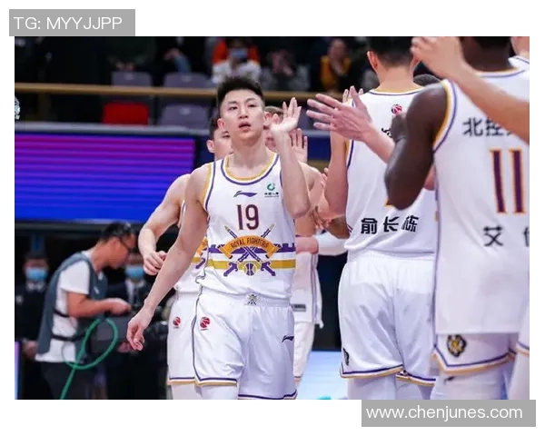 刘晓宇的篮球之路从青涩少年到职业赛场的辉煌历程与奋斗故事